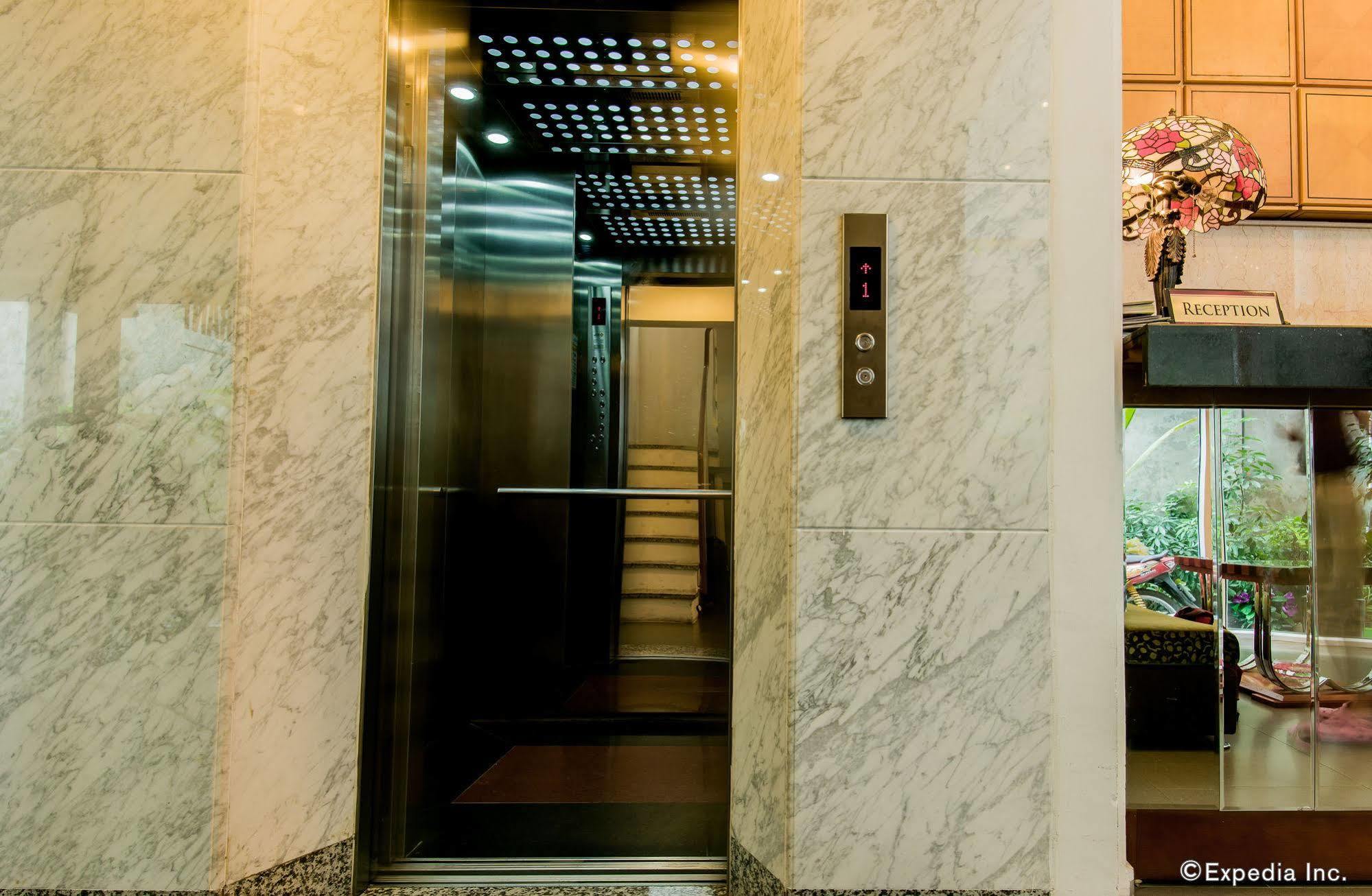 Hotel Golden Sunshine And Travel Hanoï